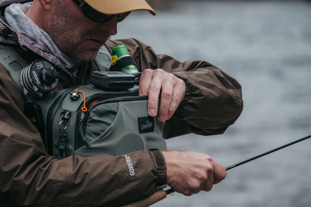 Umpqua SwiftLink Overlook Chest Sage