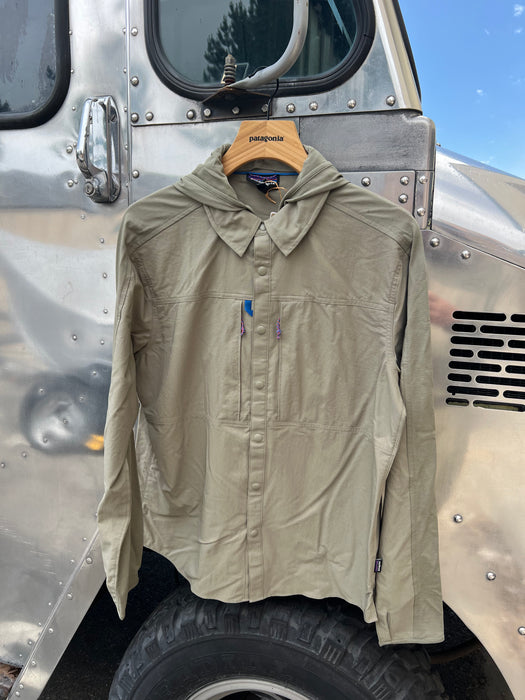 Front view of the River Rock Green Patagonia River Rambler Hybrid Sun Hoody showcasing the removable button-down hood and utility chest pockets